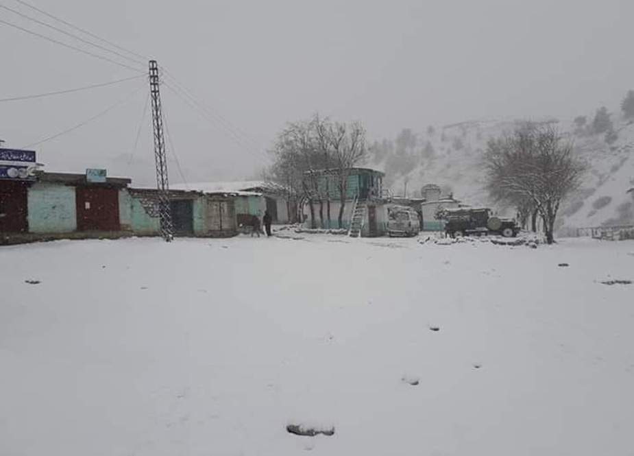 گلگت میں دو روز سے جاری بارش اور برفباری سے سردی کی شدت میں اضافہ