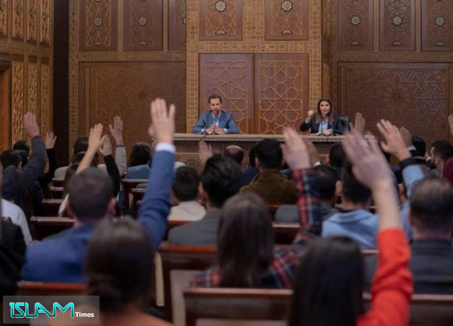 الرئاسة السورية تكشف سبب عدم بث لقاء للرئيس الأسد مع الطلاب