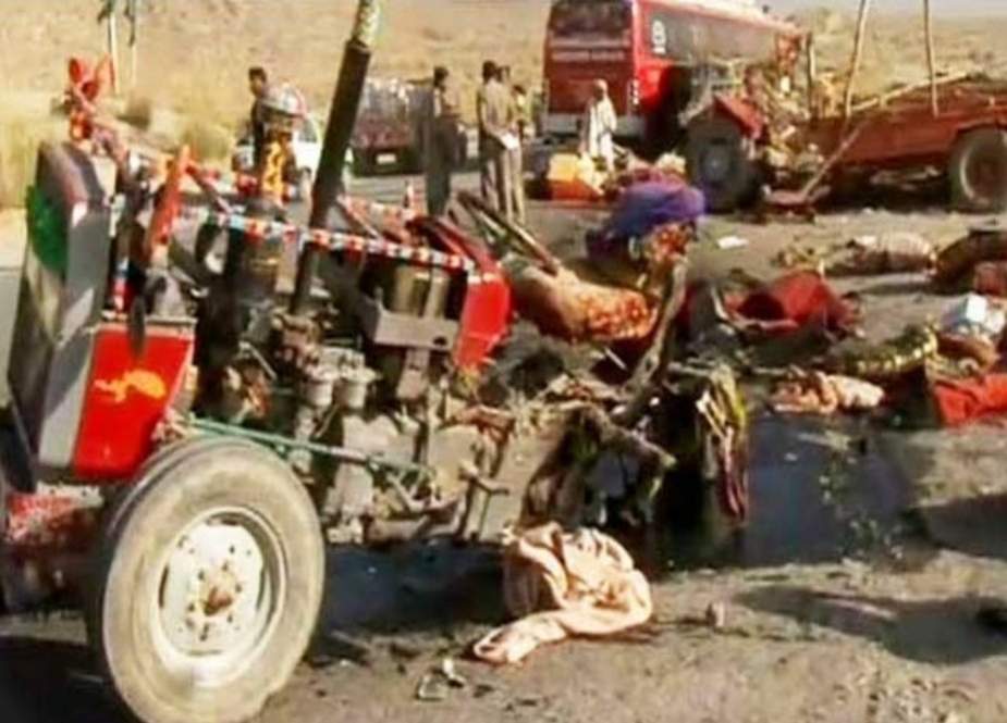 ڈیرہ اسماعیل خان میں ٹریفک حادثہ، 10 افراد جاں بحق، 20 زخمی