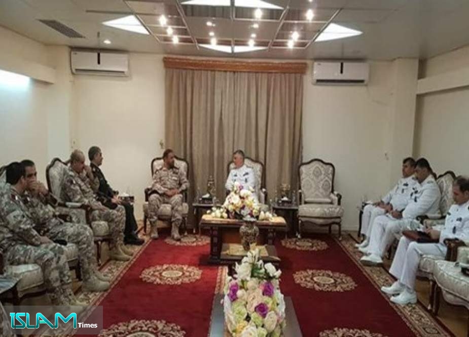 في الدوحة.. قائد القوة البحرية الايرانية يلتقي نظيره القطري
