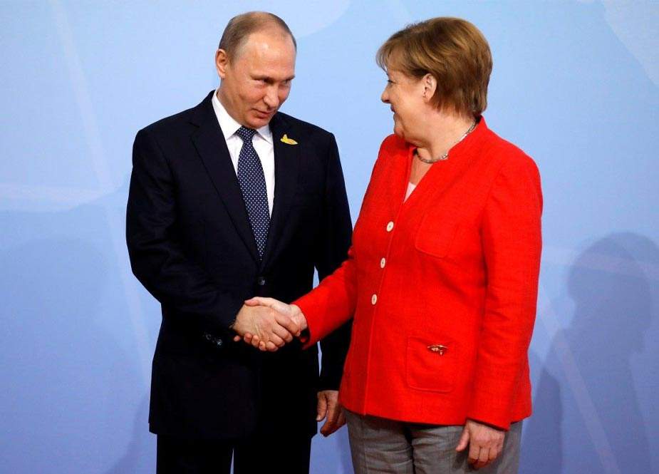 Moskvada Vladimir Putinlə Angela Merkel görüşüb