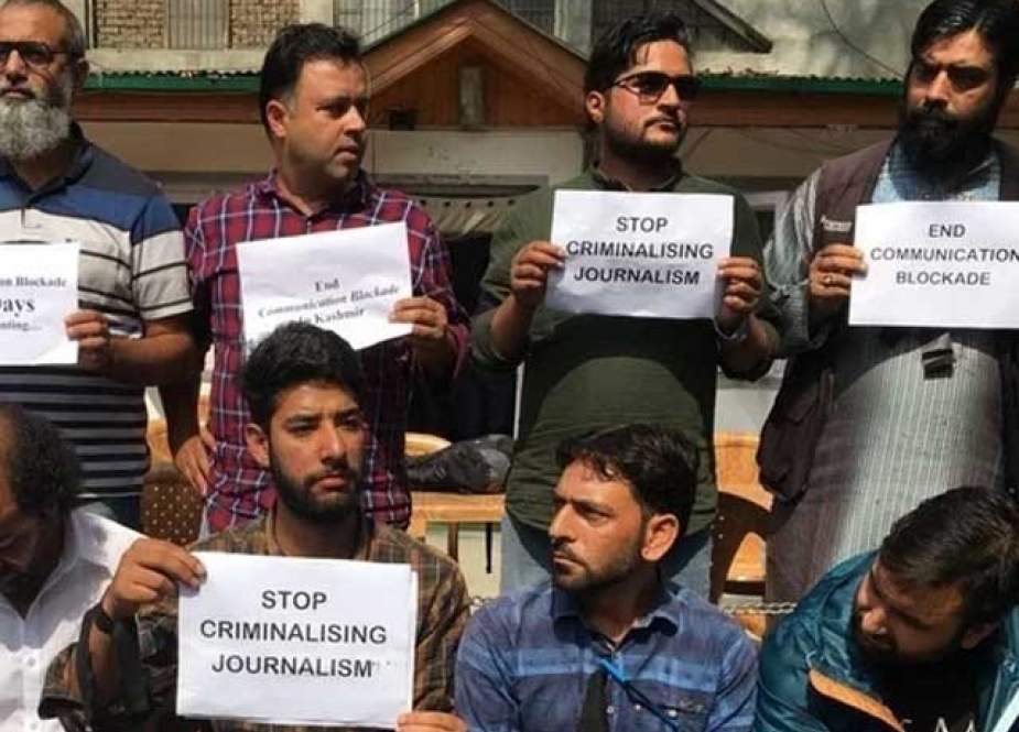 مقبوضہ کشمیر میں لاک ڈاؤن کے باعث صحافی مزدوری پر مجبور