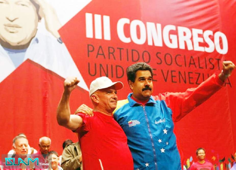 Hugo Carvajal (L) and Nicolas Maduro (R) pictured at the Socialist party congress in Caracas, 2014