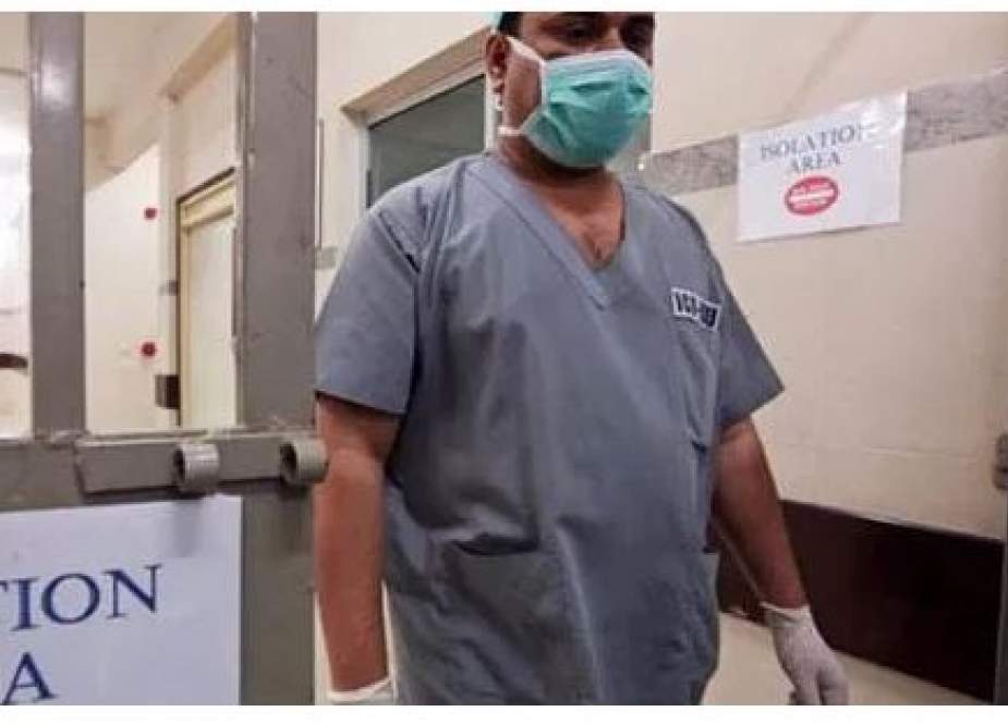 کوئٹہ، ڈاکٹروں نے اپنی مدد آپ کے تحت کرونا سے بچاؤ کیلئے حفاظتی سامان خرید لیا