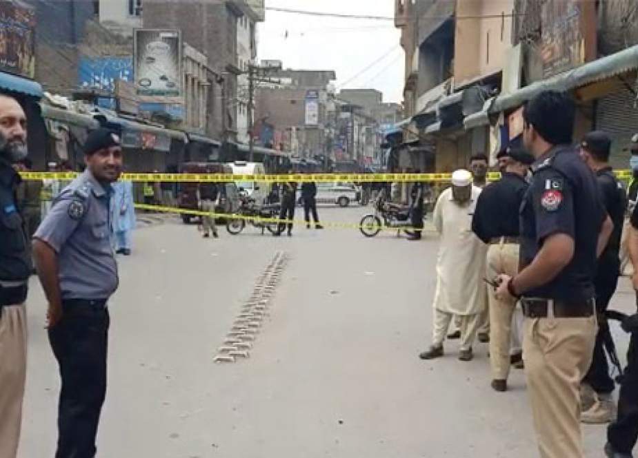 پشاور میں بارودی مواد کا دھماکہ، 2 پولیس اہلکاروں سمیت 3 افراد زخمی