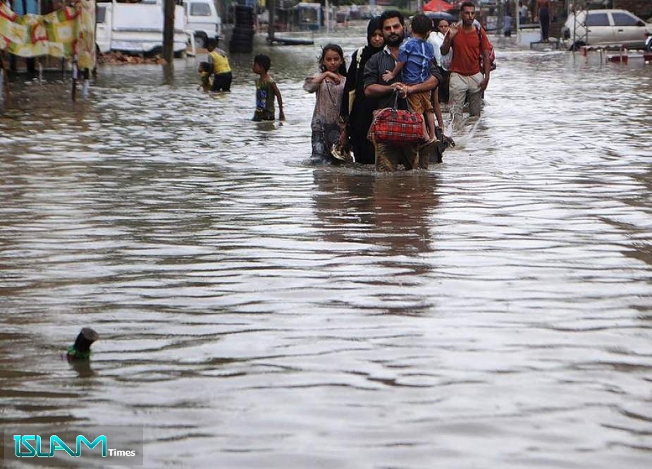 At Least 90 Killed in Pakistan Floods
