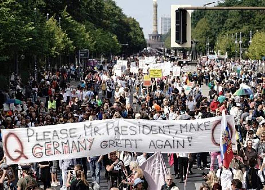 Beberapa Demonstran Ditangkap Saat Rapat Umum Menentang Tindakan COVID-19 Di Berlin