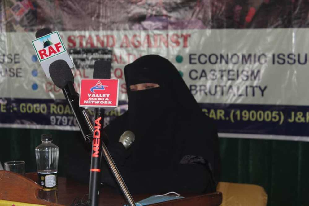رحمۃ للعالمین فاؤنڈیشن کے زیر اہتمام سرینگر میں ’’اسلام اور انسانیت‘‘ کے موضوع پر یک روزہ سیمینار منعقد