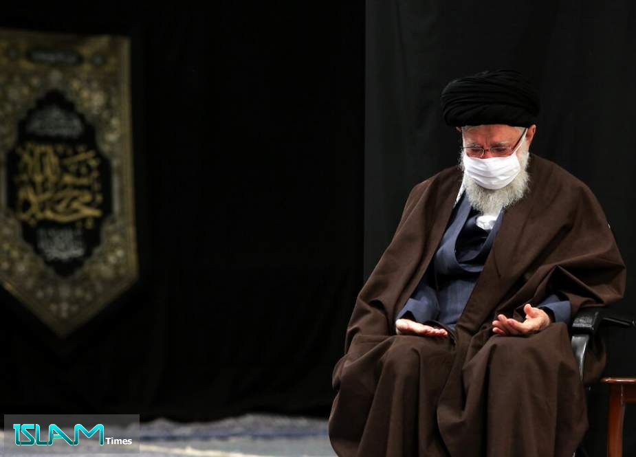 Leader Attends Mourning Ceremony Held on Anniversary of Prophet Muhammad’s Death