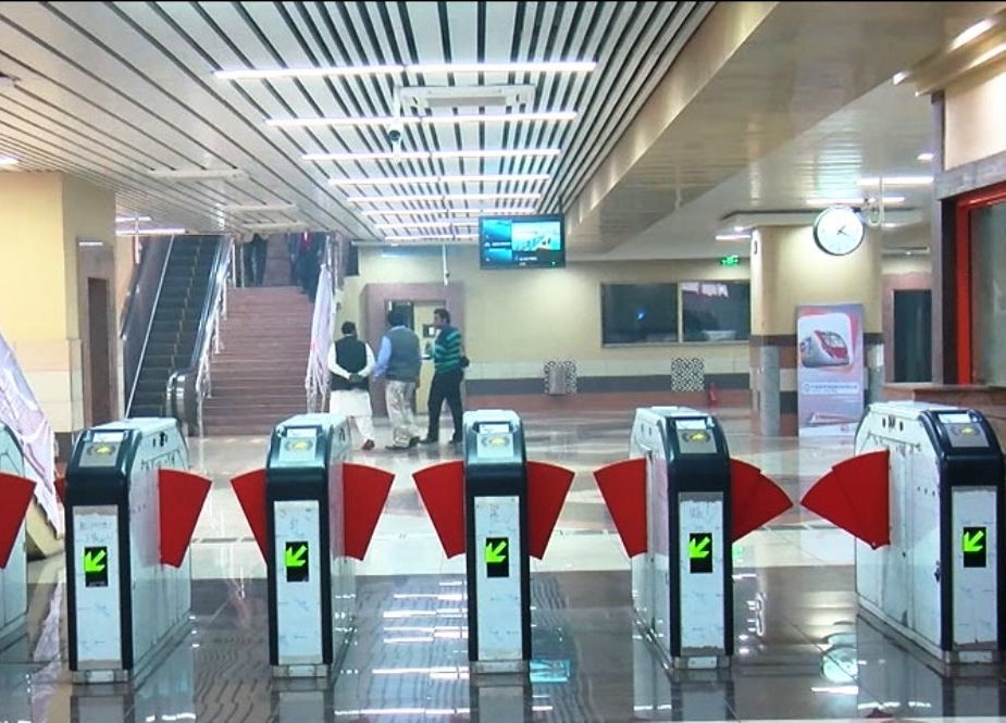 لاہور میں اورنج میٹرو ٹرین کا افتتاح  کر دیا گیا
