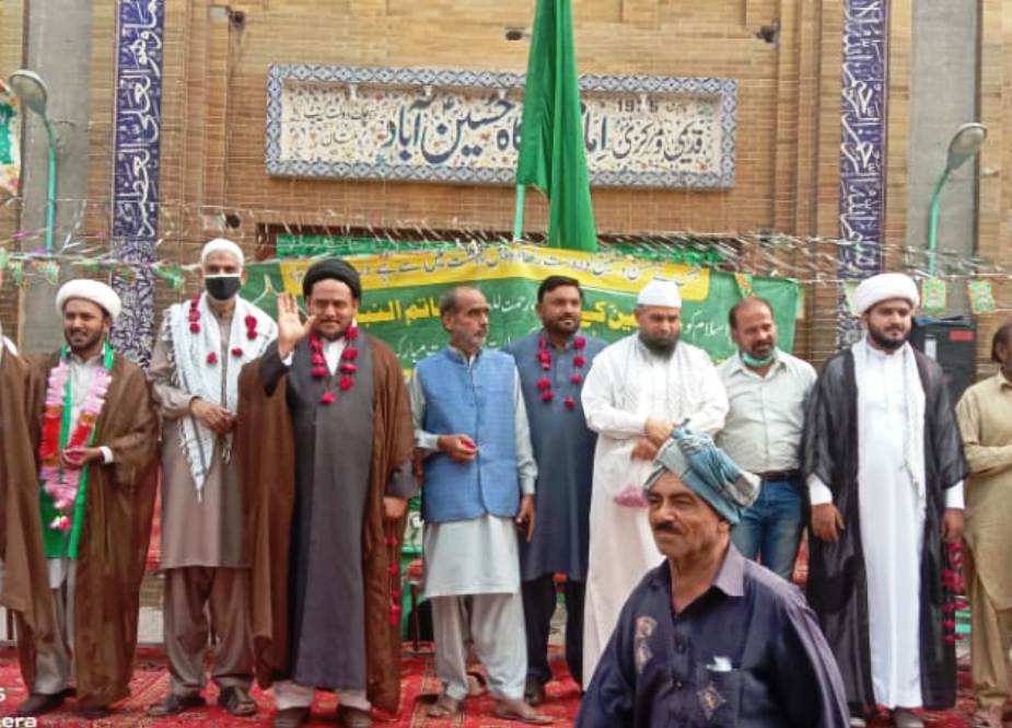 مجلس وحدت مسلمین کے زیراہتمام عید میلادالنبی کے جلوسوں کو خوش آمدید کہنے کیلئے امام بارگاہ حسین آباد کے سامنے استقبالیہ کیمپ 