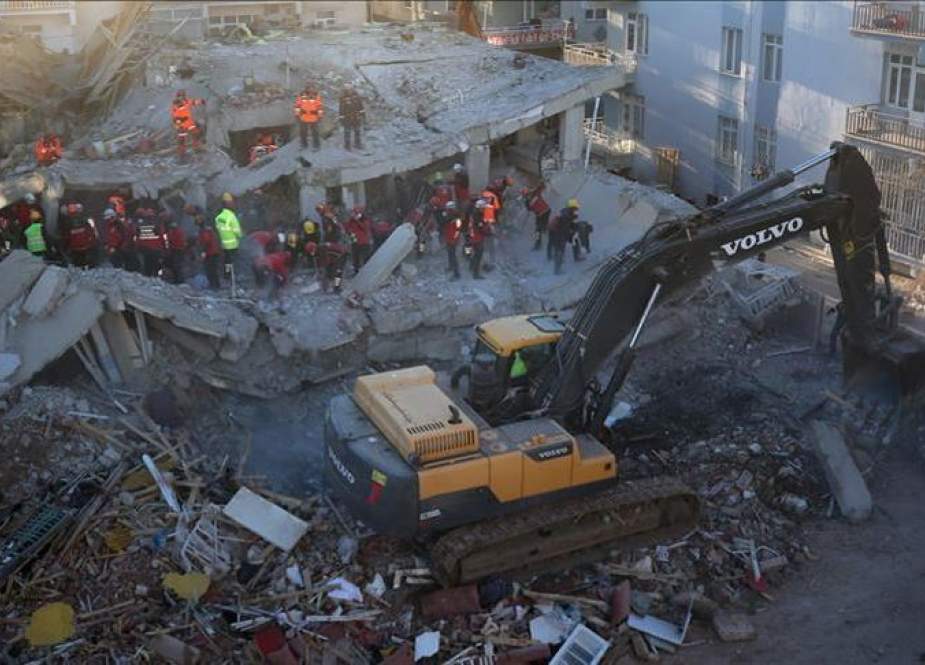 ايران تعلن استعدادها لمساعدة منكوبي الزلزال في تركيا