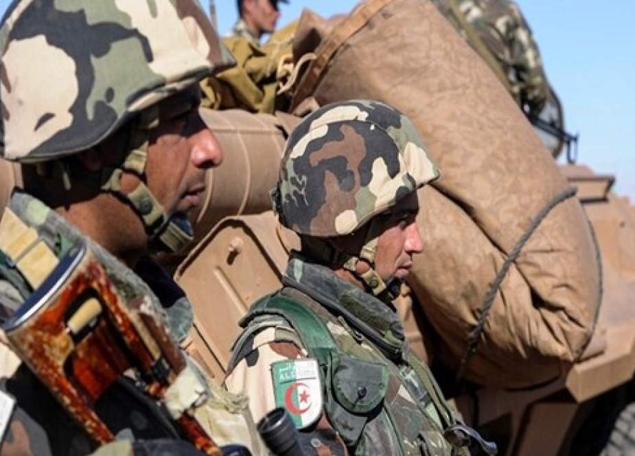 الجزائر.. مقتل جندي وإرهابيين بعملية عسكرية غربي العاصمة
