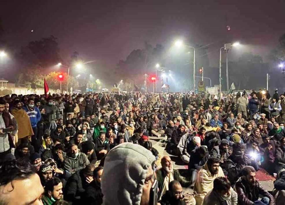 لاہور، گورنر ہاوس کے باہر ایم ڈبلیو ایم کے دھرنے کے مناظر