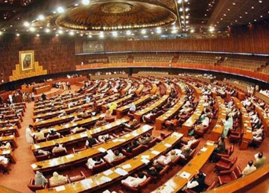 البرلمان الباكستاني يناقش مسألة طرد السفير الفرنسي