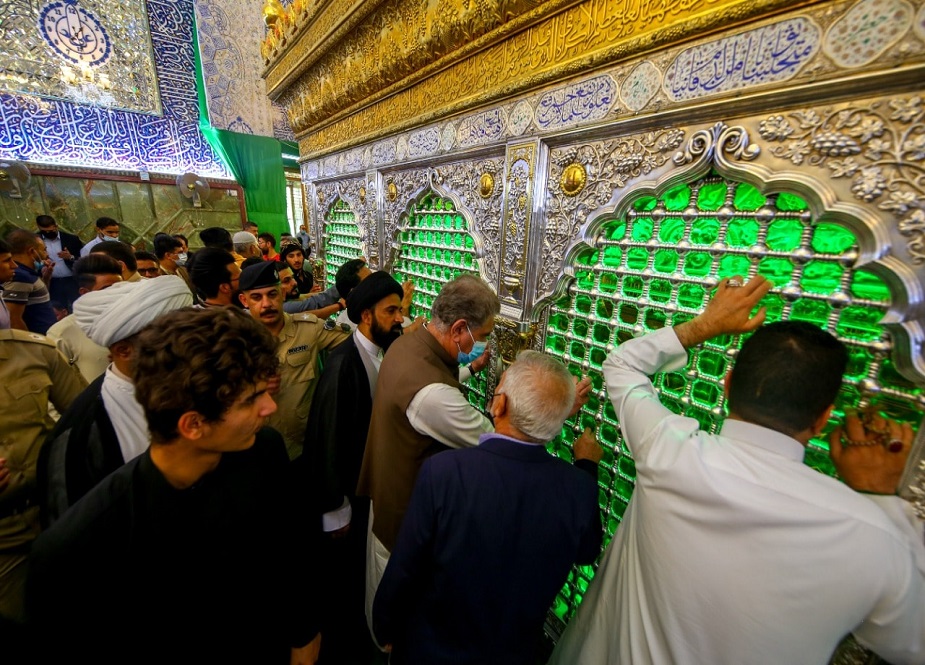 وزیر خارجہ شاہ محمود قریشی کی امام علی ؑ کے روضے پر حاضری