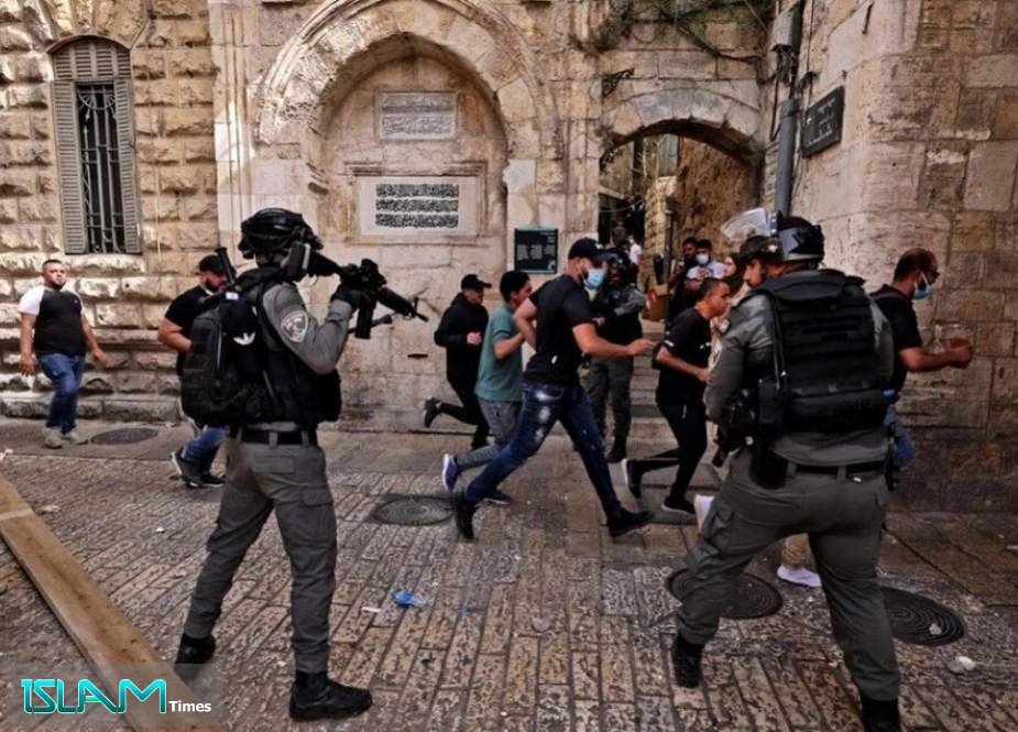 Zionist Settlers Attack Al-Aqsa Mosque in Occupied Lands