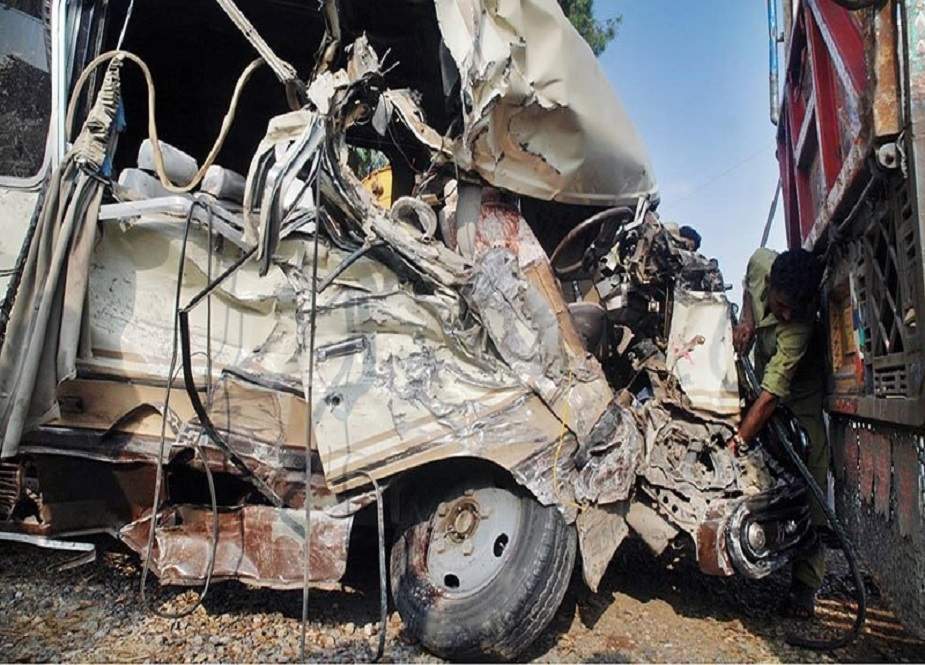 کوہستان، بس کو روڈ حادثہ پیش آیا، یہ دھماکہ یا دہشتگردی کا واقعہ نہیں ہے، ڈپٹی کمشنر 