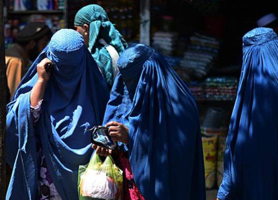 افغانستان میں‌ طالبان کی واپسی، پشاور میں‌ برقعوں کی مانگ بڑھ گئی