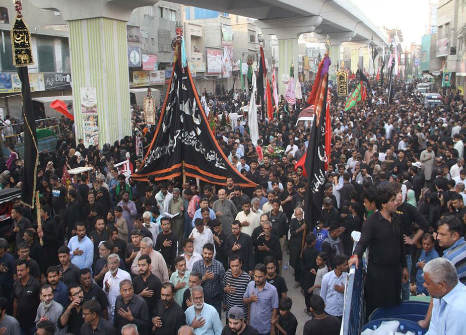 یوم شہادت امام حسن عسکری (ع) کی مناسبت سے کراچی میں چپ تعزیہ کا جلوس