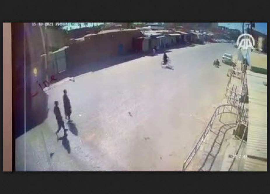 فیلم/ ورود عوامل انتحاری داعش به مسجد شیعیان فیلم/ ورود عوامل انتحاری داعش به مسجد شیعیان