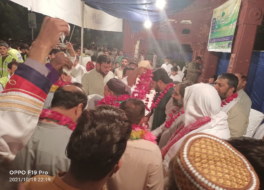 لاہور، جامعہ المنتظر کے علماء کی جانب سے عیدمیلادالنبی(ص) کے جلوس کے استقبال کے مناظر
