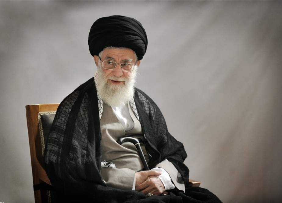 Imam Khamenei Merayakan Pekan Basij