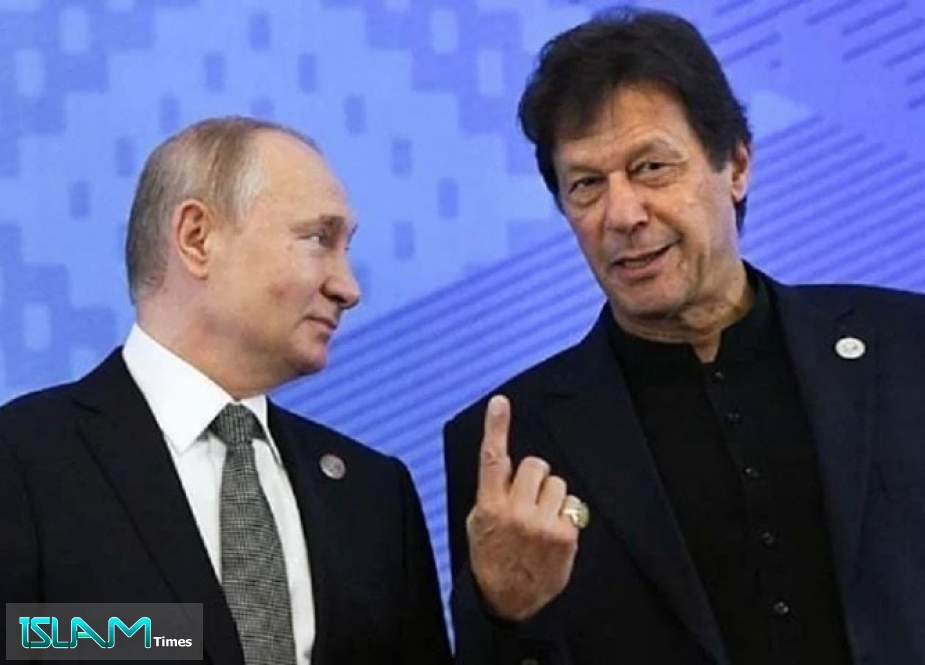 Pakistan PM Hails Putin’s Remarks against Islamophobia