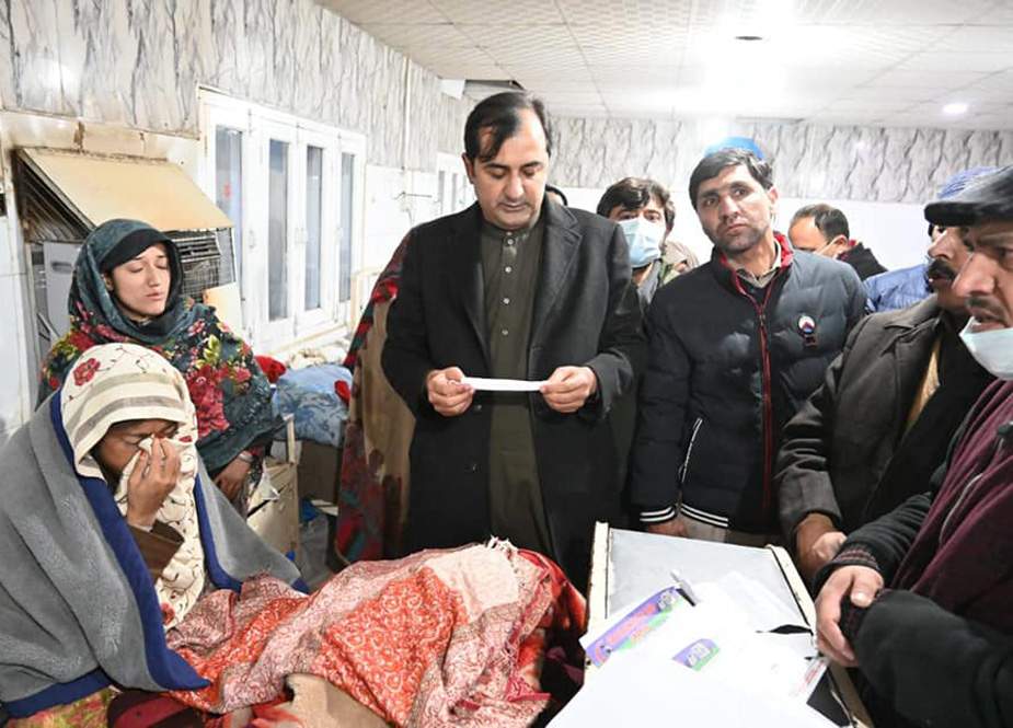 وزیر اعلیٰ خالد خورشید کا سکردو ہسپتال کا اچانک دورہ، ناقص انتظامات پر برہمی کا اظہار