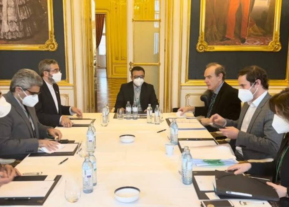منسق اللجنة المشتركة للاتفاق النووي يلتقي كبير المفاوضين الايرانيين