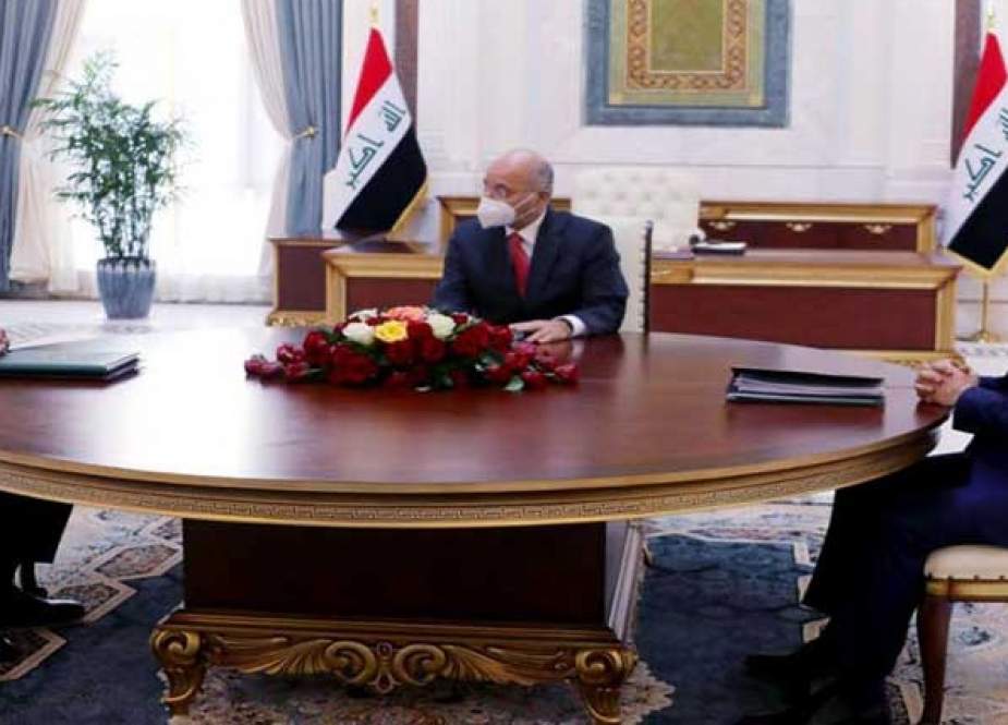 مناورة الأكفان في مجلس النواب العراقي.. هل تتجدد الرئاسات الثلاث؟