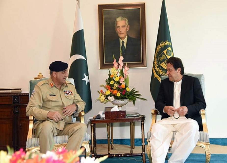 سپہ سالار اور ISI سربراہ کی وزیراعظم سے خصوصی ملاقات