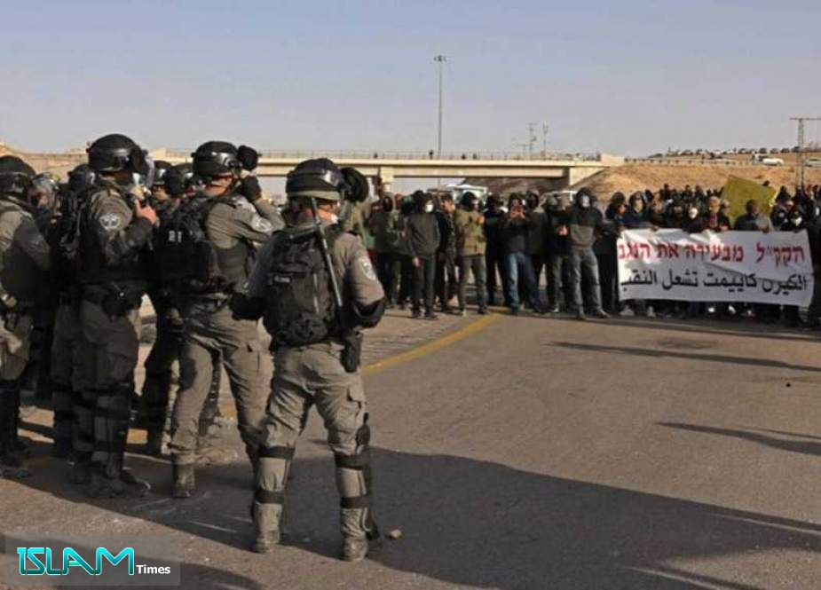 More than 100 Palestinians Arrested by “Israeli” Forces in Al-Naqab