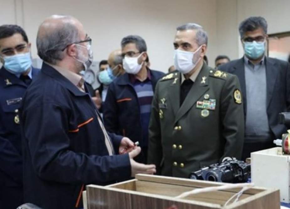وزير الدفاع يتفقد امكانيات منظمة الصناعات الجوية في اصفهان