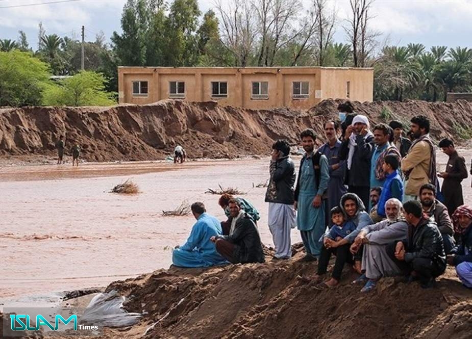 IRGC Sets Up Field Hospital in Flood-Hit Region South of Iran