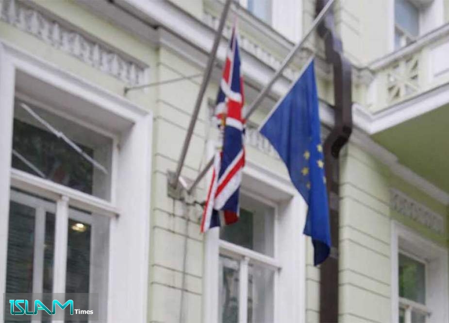 UK Starts Evacuating Diplomats from Ukraine
