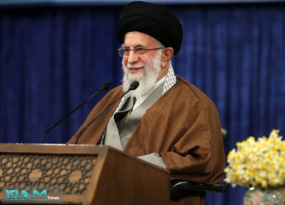 Ayatollah Khamenei Pardons over 3,300 Iranian Inmates on Revolution Anniversary