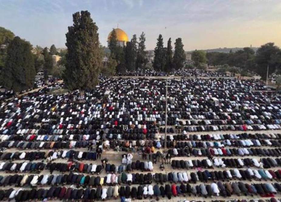 Umat ​​Muslim Rayakan Idul Fitri, Tandai Berakhirnya Bulan Puasa Ramadhan