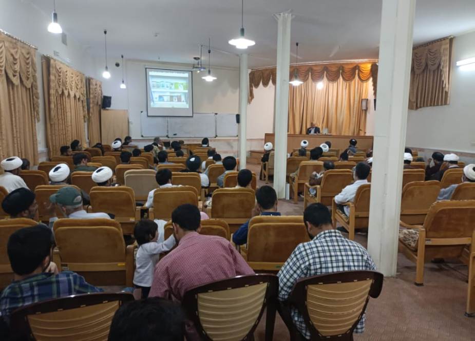 مختلف پاکستانی تنظیموں کے تعاون سے قم میں رہبر انقلاب اسلامی کی کتابوں کے اردو تراجم کی محفل رونمائی