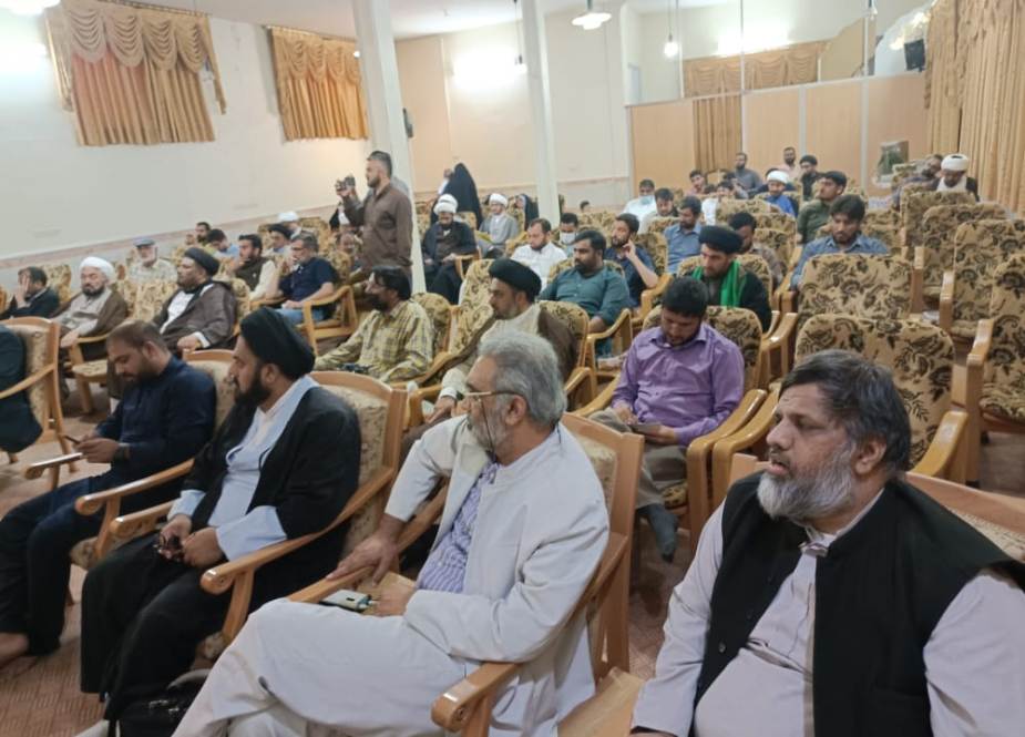 مختلف پاکستانی تنظیموں کے تعاون سے قم میں رہبر انقلاب اسلامی کی کتابوں کے اردو تراجم کی محفل رونمائی