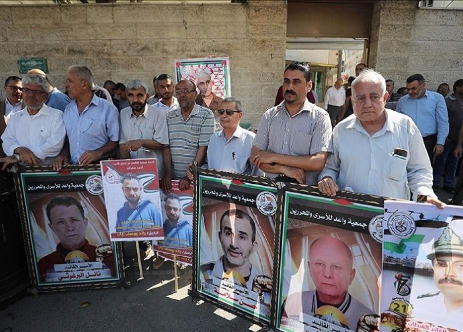 وقفة في غزة تضامنا مع الأسرى الفلسطينيين