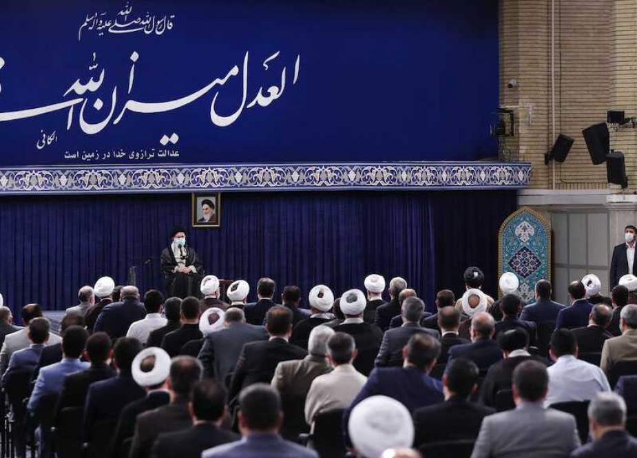 Imam Khamenei: Musuh Frustasi pada Perlawanan Bangsa Iran