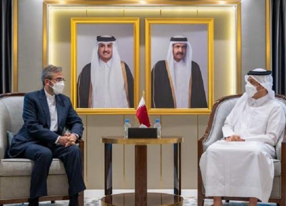 علي باقري يلتقي وزير الخارجية القطري بالدوحة