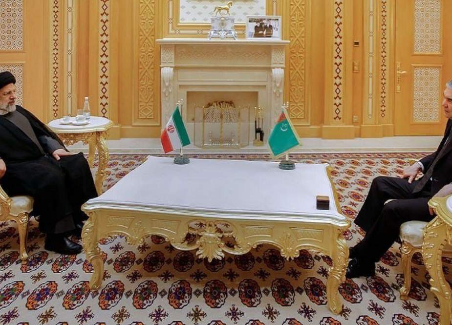 رئيسي: مستعدون لزيادة طاقة مقايضة الغاز التركماني مع آذربيجان