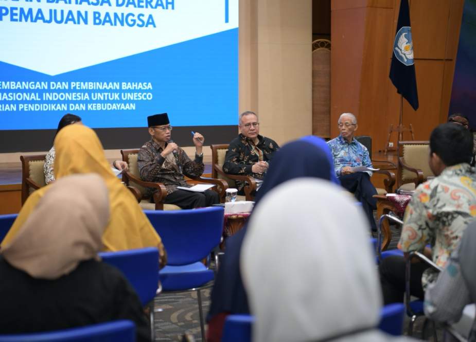25 Bahasa Daerah di Indonesia Terancam Punah