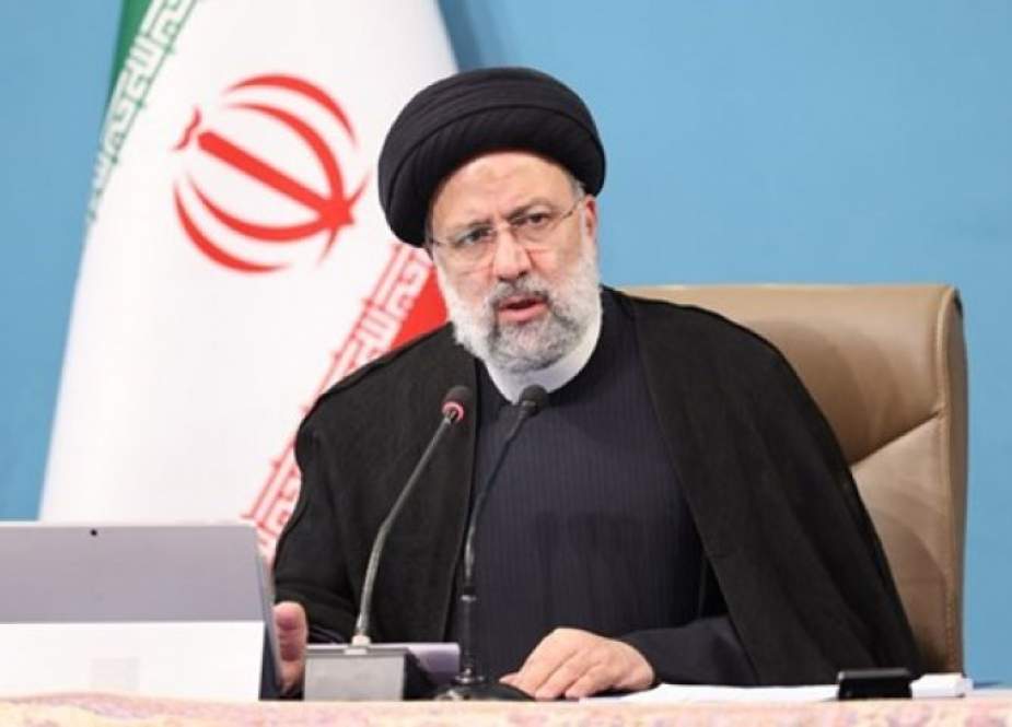 الرئيس الايراني يؤكد مواصلة سياسة تنمية العلاقات مع دول الجوار