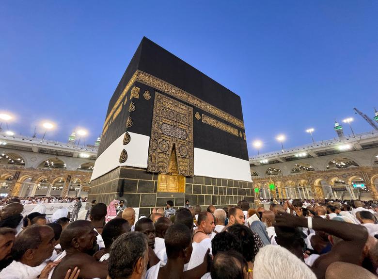 Muslim pilgrims circle the Kaaba and pray at the Grand mosque in the holy city of Mecca, Saudi Arabia July 1, 2022.