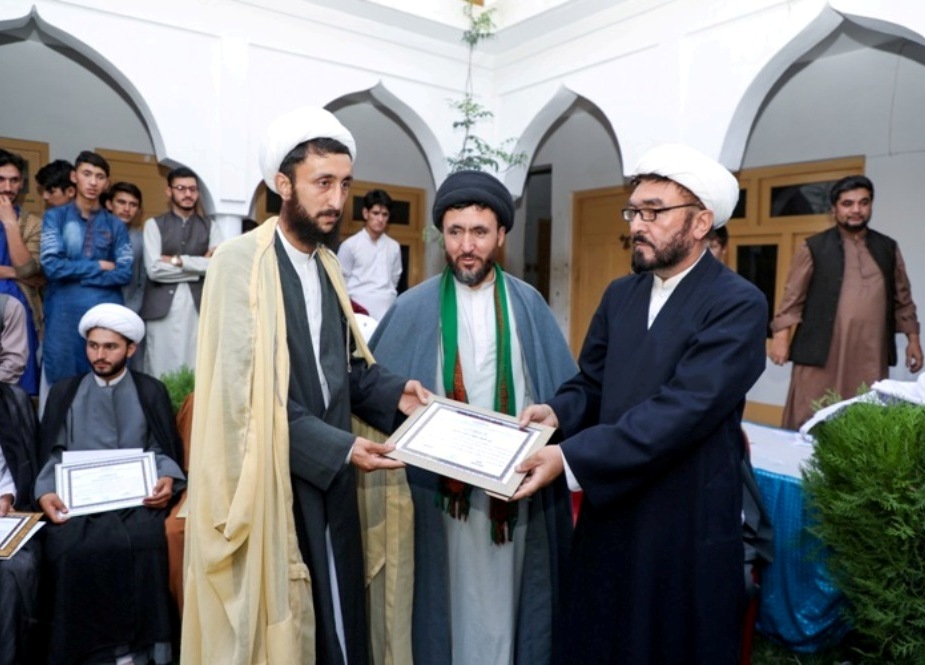 جامعۃ النجف سکردو میں رسم تقسیم اسناد و دستاربندی کی پروقار تقریب