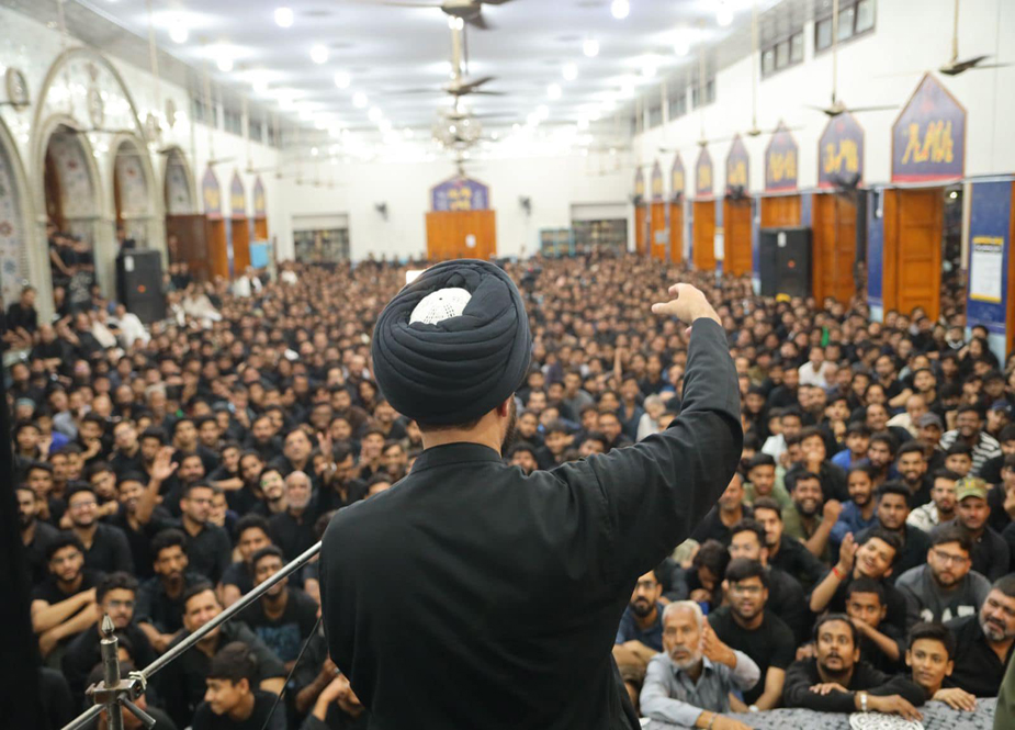محرم الحرام میں عشرہ مجالس کا انعقاد، علامہ علی رضا رضوی کے خطاب میں ہزاروں عزاداروں کی شرکت