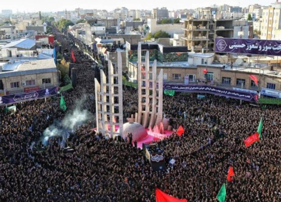مراسم العزاء وتقديم القرابين في "حسينية أعظم" بمدينة زنجان